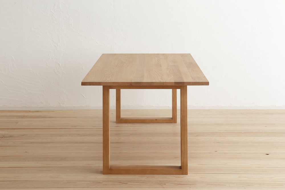 Dining table 1013 | インテリアデザインヴィーナス | 本革ソファ＆天然木ダイニングをはじめ、デザイン性に優れたTVボードや