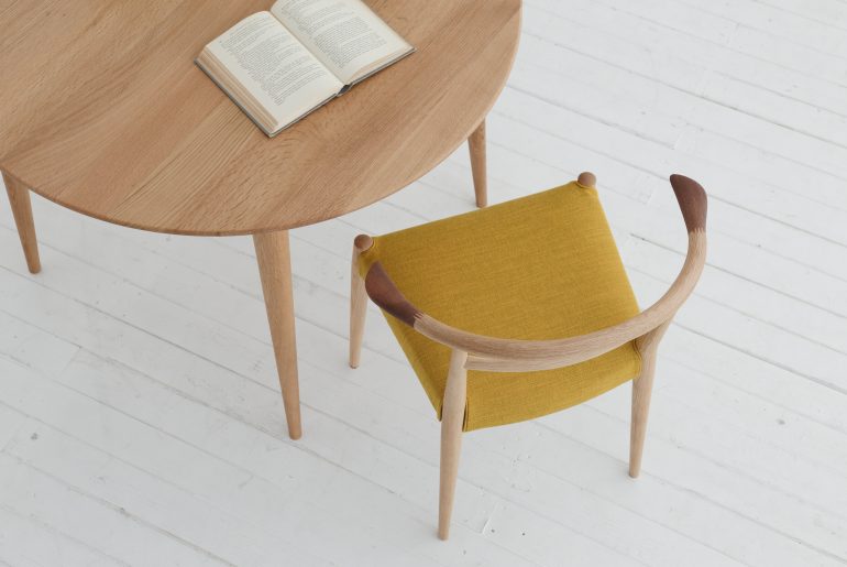 \飛騨高山で作られるチェアのご紹介/