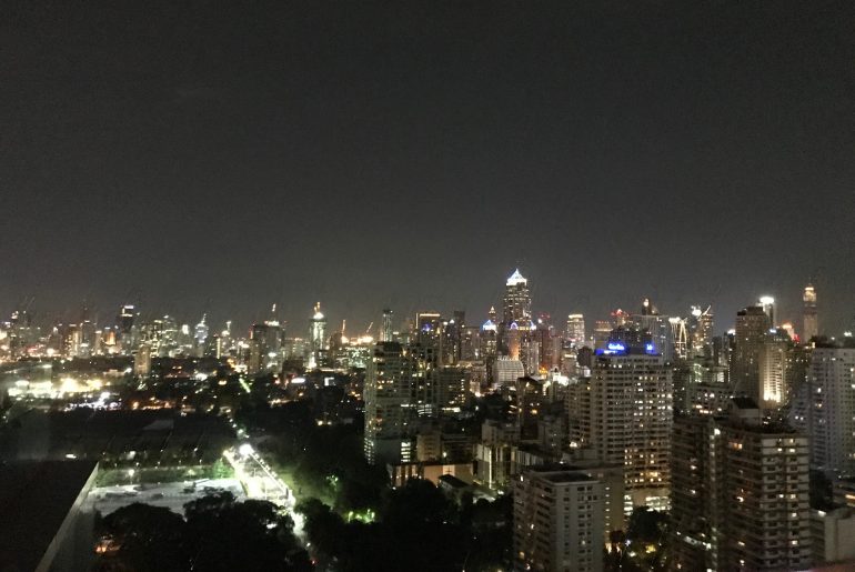 タイ バンコクへ出張へ