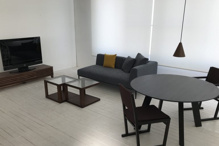 ソファをどう置きますか?