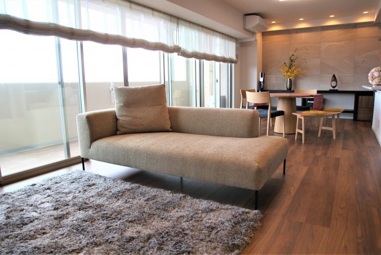 Brown Floor インテリアデザインヴィーナス 本革ソファ 天然木ダイニングをはじめ デザイン性に優れたtvボードやチェストを約300台展示 ハグみじゅうたんや飛騨高山の家具も用意しております