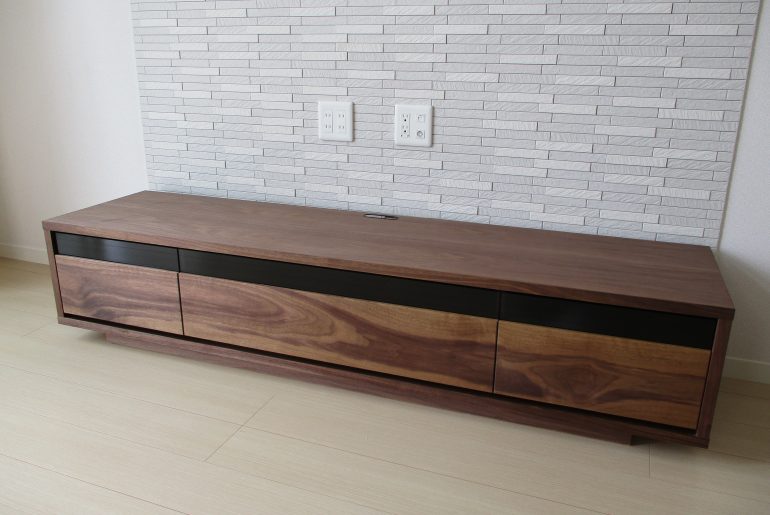 人気のウォールナットTVボードのご紹介です!