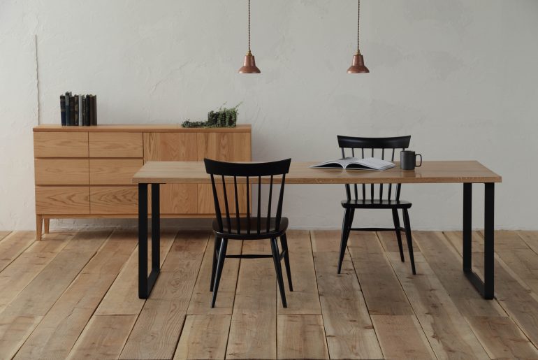 無垢天板とスチールおしゃれに合わせたアルゴリズム・ジェイコブテーブル