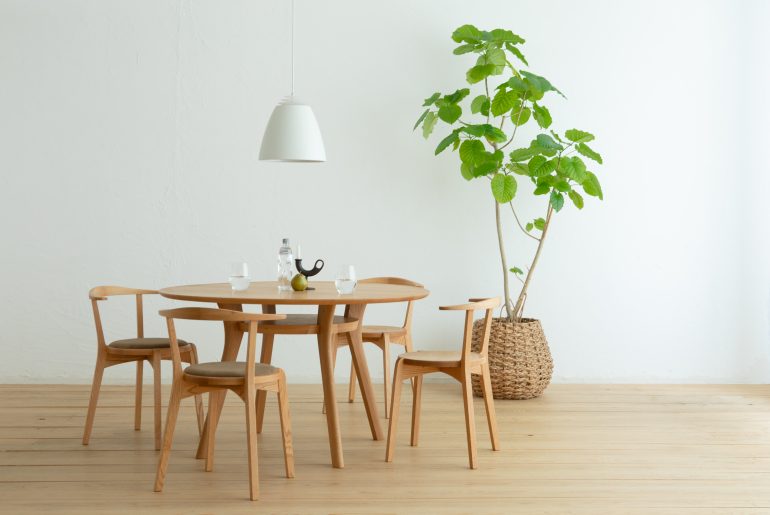 丸テーブルにおすすめアイテムは?